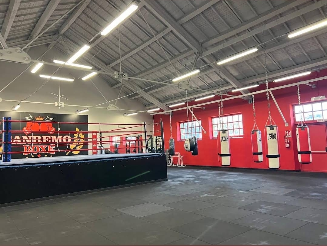 Combattente di Muay Thai in allenamento